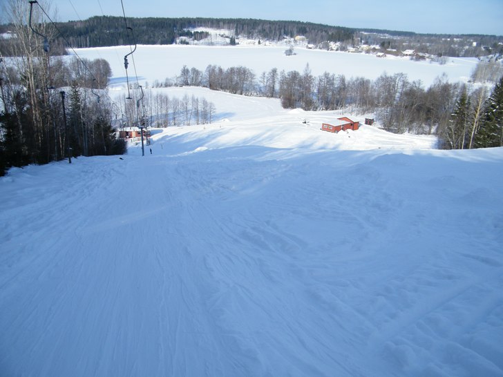 Halvvägs upp i liften. Foto: Jag.