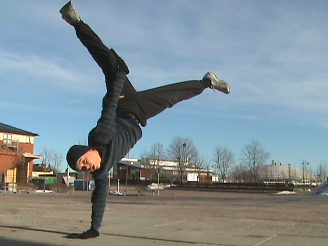 Jag på en hand :). Foto: Alex. Åkare: Emil.