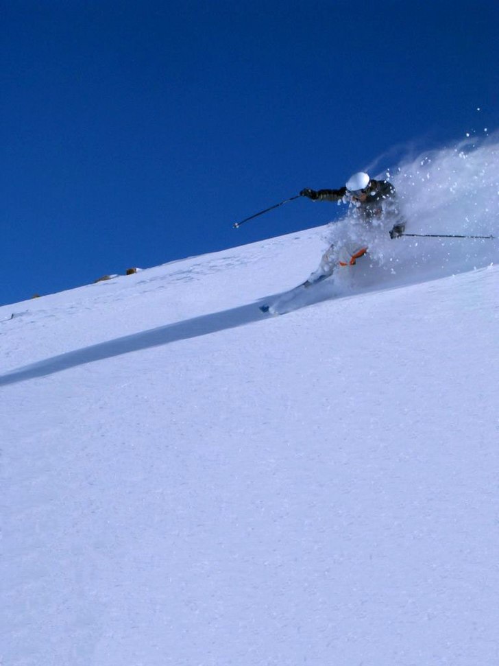 Under bar dag, orört och blå himmel, blir det b�. Foto: Björn Bergström Jonsson. Åkare: Claes Johansson.