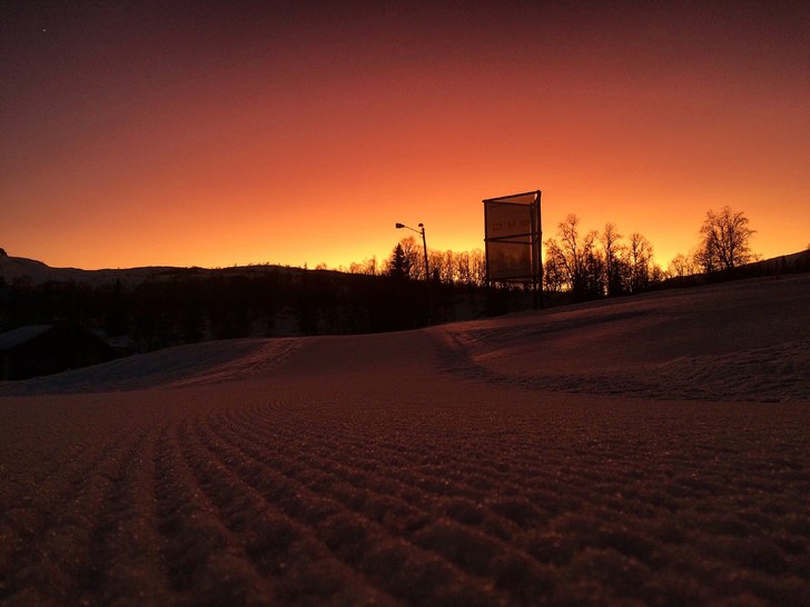 Vi er klar for kveldskjøring :) 
Sola har gått n.