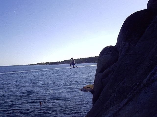 jag o några kompisar tröttnade på bryggan då b. Foto: hannes. Åkare: Dennis ring.