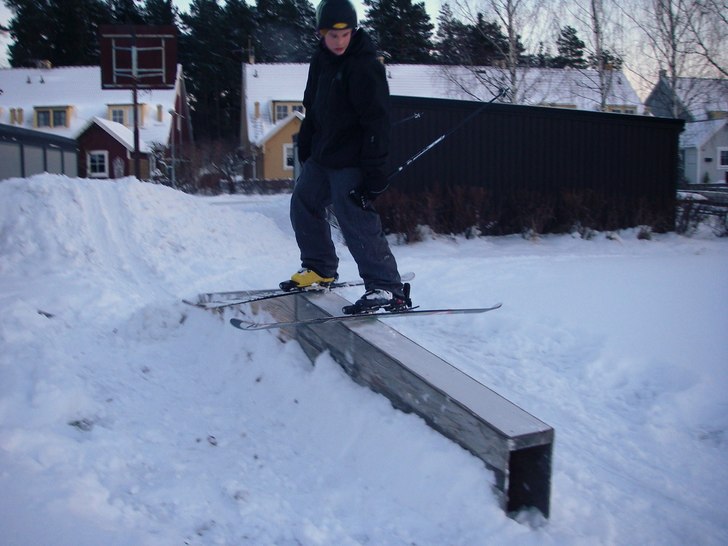 första rail sess för sessongen. Foto: falken. Åkare: jag.