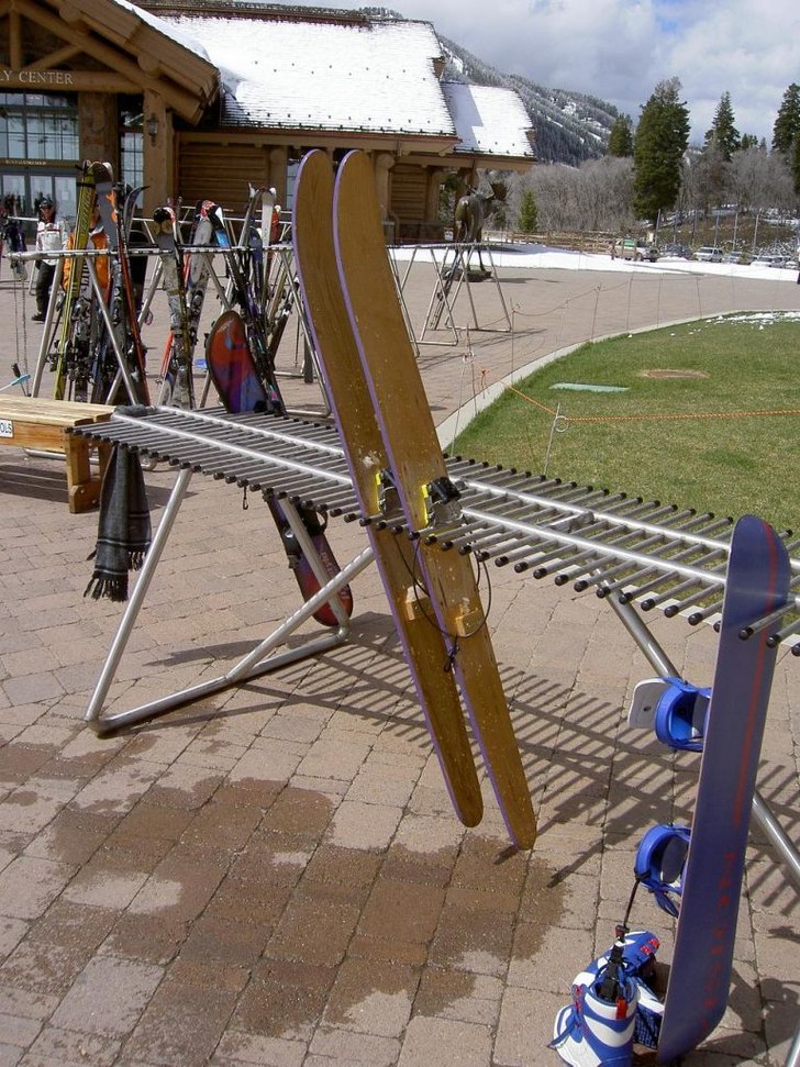 Vårslask... Fenorna sitter kvar och man kan se sk. Foto: Anders Eriksson. Åkare: Frånvarande.