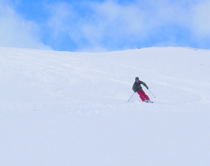 Kanondag i Riksgränsen Puder hela dagen å srtål. Foto: Robert L. Åkare: Marcus Persson.