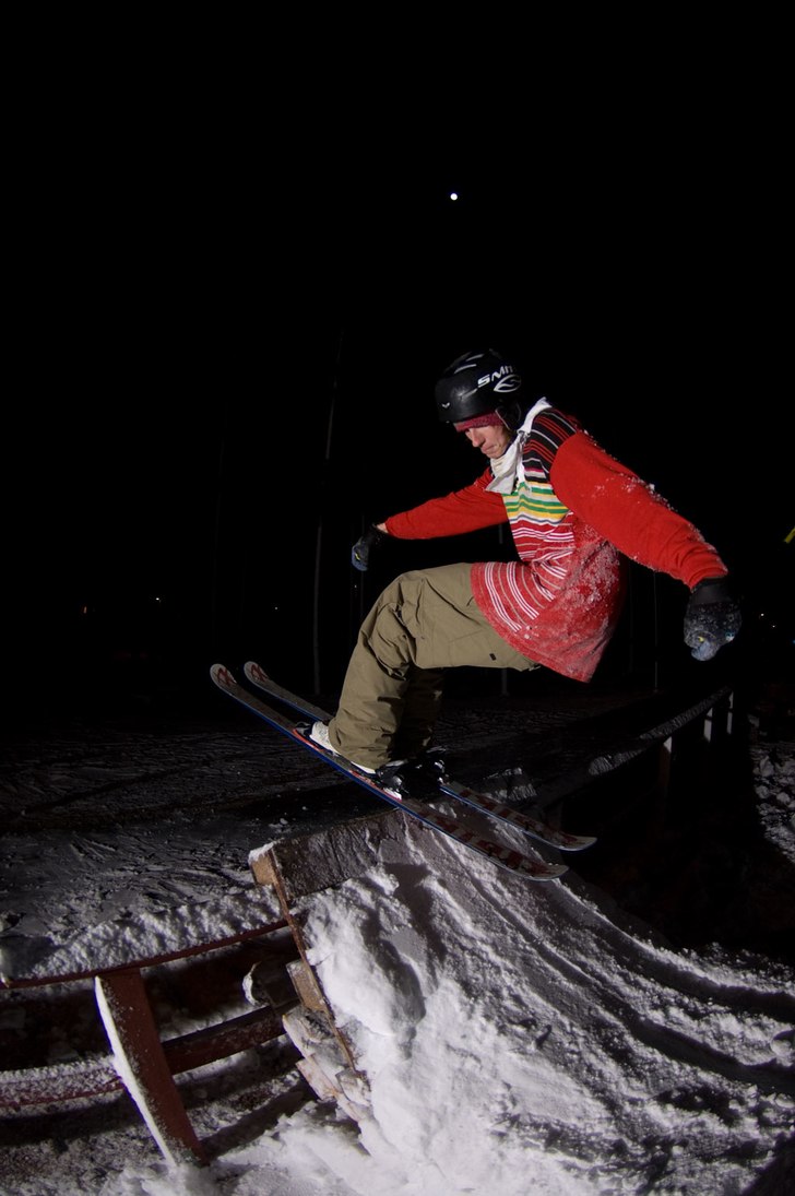 vi byggde lite roligt med lastpallar. Foto: christoffer wastegård. Åkare: johan dahlstedt.
