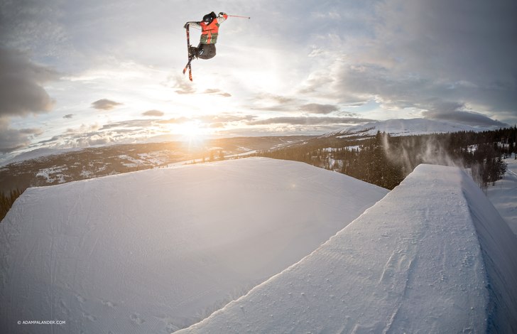 Ännu en 360 tailgrab men denna gång med fisheye . Foto: Adam Palander. Åkare: Jeppenator.