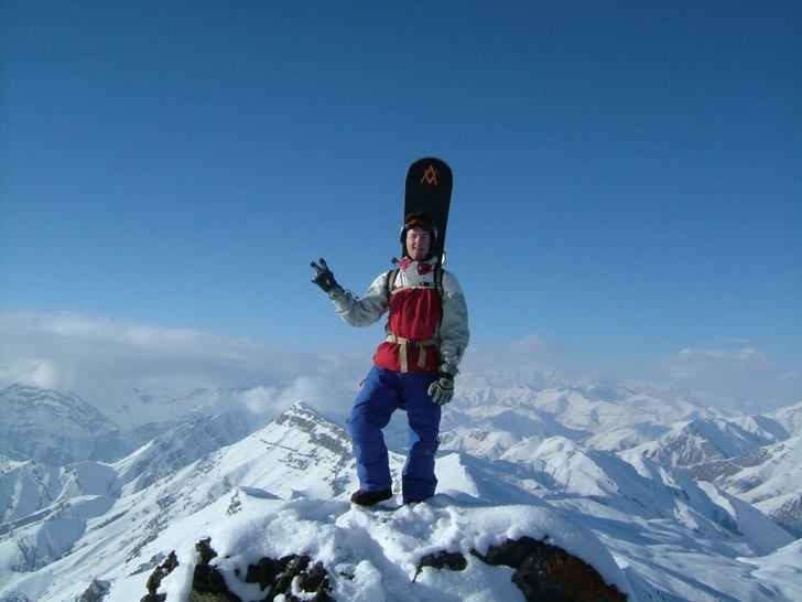 Här är jag på en topp i Iran, med massa sköna . Foto: Martin Hedberg. Åkare: Niklas Eklund.