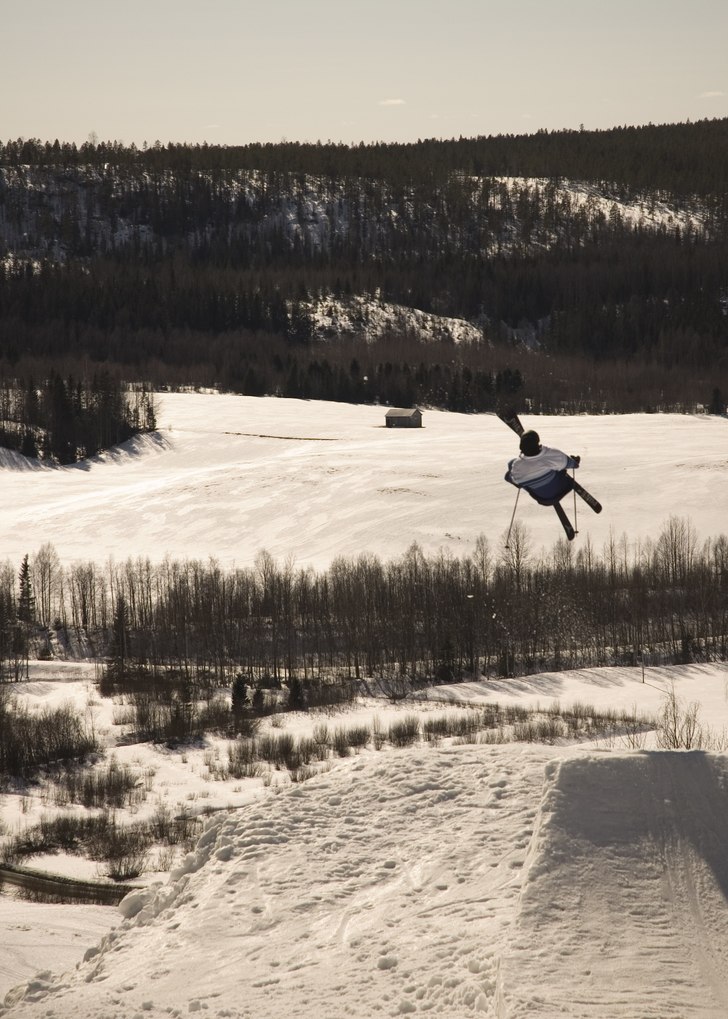 Cork 9 med krasch

Plåtat av Gurra, sjukt dukti. Foto: Gustav Wennerström. Åkare: Marcus Petersson.