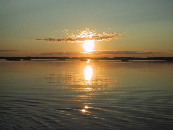utsikten från altanen hemma i finland... Foto: matte wickman.