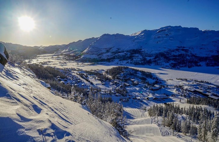 Strålende sol og -4
Fantastiskt vær og super for.