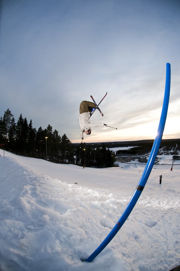 Kom en fotograf på en träning en fin dag i mått. Foto: Mats. Åkare: Simon Blom.