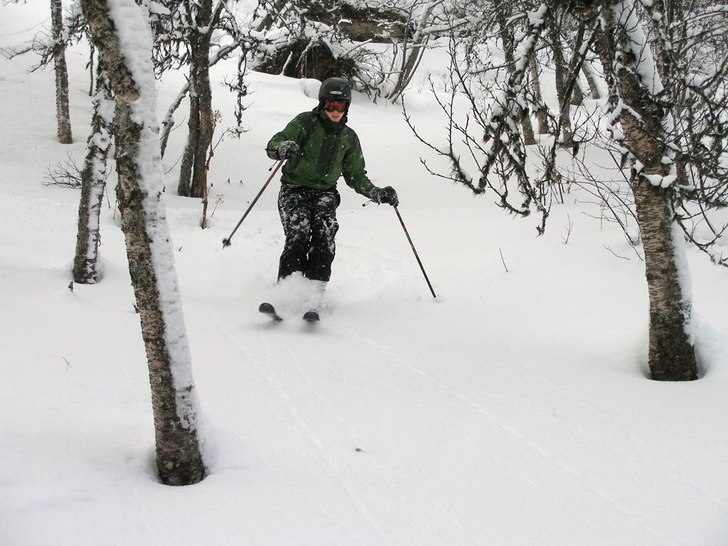 Härlig Puderåkning i Ramundberget.. Foto: Per Wennerberg. Åkare: Fajer Wennerberg.