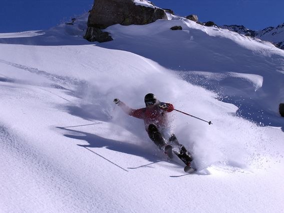 Lite kul svängar med mina pistskidor.
. Foto: Magnus Olsson. Åkare: Joakim Wiberg.
