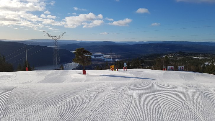 Nydelig morgen på Norefjell!
Vi holder åpent med.