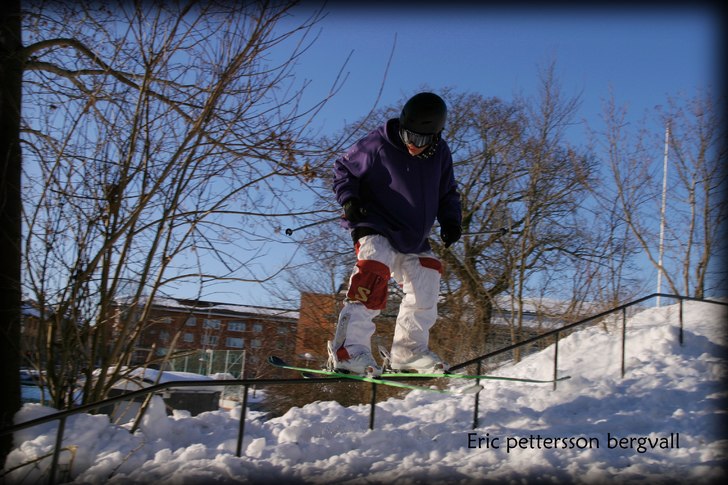 handrail i västerås. Foto: eric pettersson bergvall. Åkare: anton markgren.