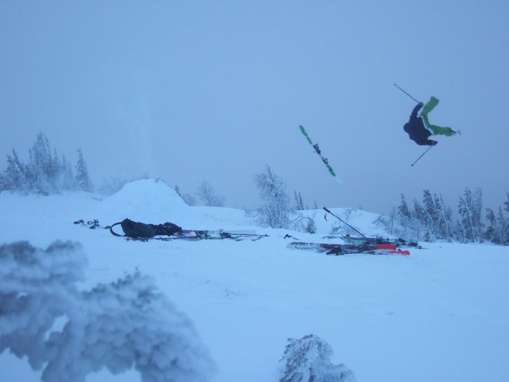 Rätt clean bild,    Megnér is near,      YOU, eh. Foto: Lee Myhr. Åkare: Megnér.