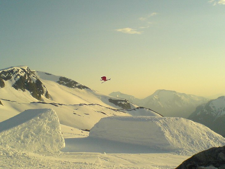 Ett foto shoot en sen kväll i Stryn...... Foto: Lars "laffa" Mattsson. Åkare: Oscar Scherlin.