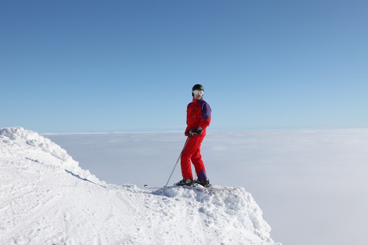 Foto: P W. Åkare: Bragger man.