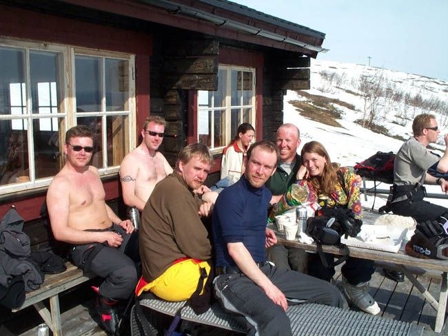 Men det var skönt i solen den påsken!. Foto: ???. Åkare: Hela gänget!.