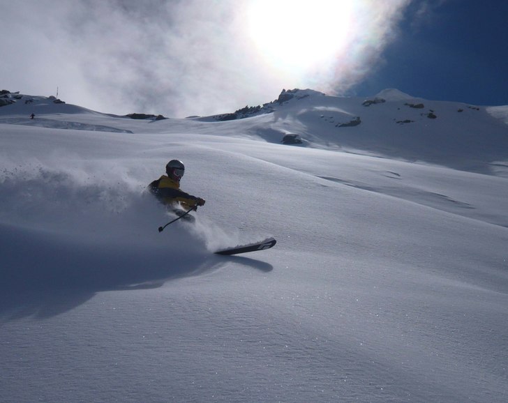 Fin morgon men mkt hets på GM. Foto: Robert Månsby. Åkare: Morgan Salén.