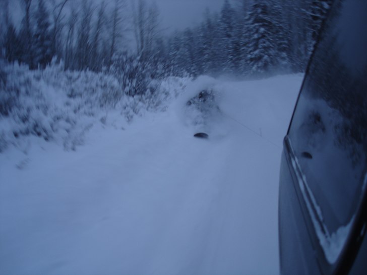 Foto: Tolkning bakom bilen i forsta snon!. Åkare: Brent.