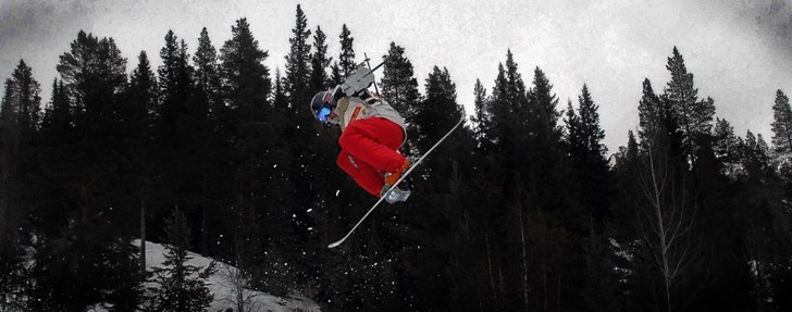 Jag kör på under påskcupen. Foto: Mats Hammarsten. Åkare: Erik Hammarsten.
