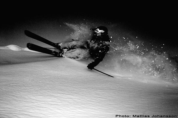 Jonas Abrahamsson driver sportshopen (Schmedjan) i. Foto: Mattias Johansson. Åkare: Jonas Abrahamsson.