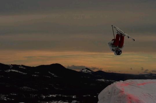 Frontflip. Foto: Max Neuriesser. Åkare: Alexander Lindquist / Jag.