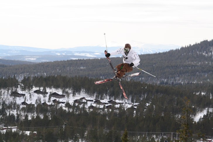 Uppvärming, SGA. Foto: Hampus Johansson. Åkare: Didrik Thorén.