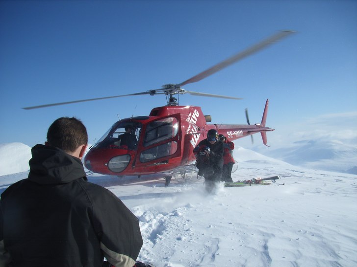 Helilyft i Abiskoalperna.. Foto: Mountain Man. Åkare: Ace DG.