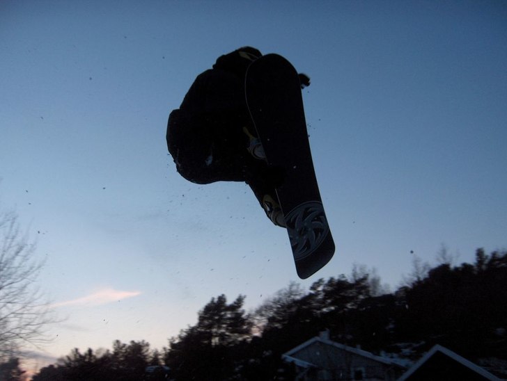 Just jibbin in the backyard.. Foto: Martin Livian. Åkare: Nils Nilsson.