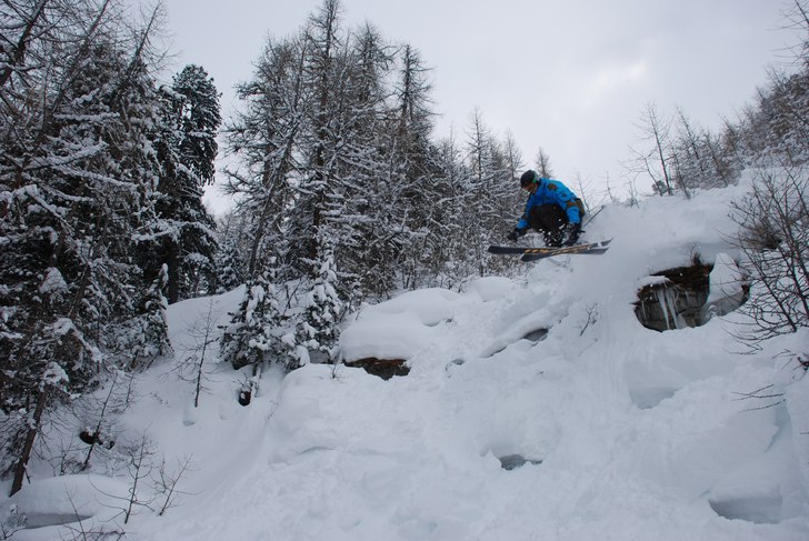 Litet drop i skogen. Foto: Martin Vikström. Åkare: Adam Jonsson.