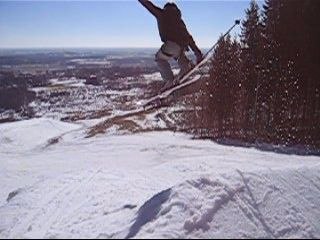 Jag gör en kass saftygrab i BJ't i Falköpin. Foto: Martin Tapper. Åkare: Sebastian Johasson.