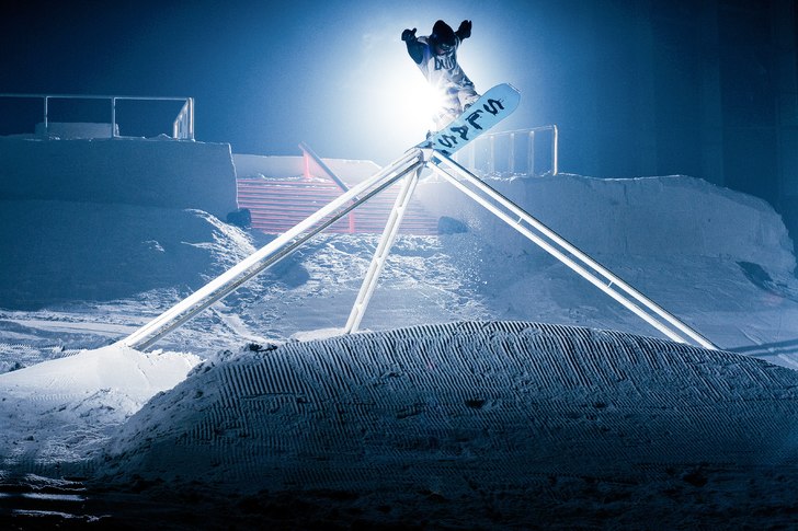 Bild från filminspelningen av Black Snow av Burn. Foto: Andreas Bryngel. Åkare: Gigi Rüf.