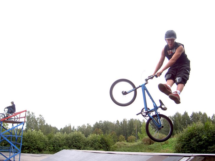 Kör en liten skön nfcc i ut ur mini pipen. Foto: Robin Messner. Åkare: Erik Brohagen.