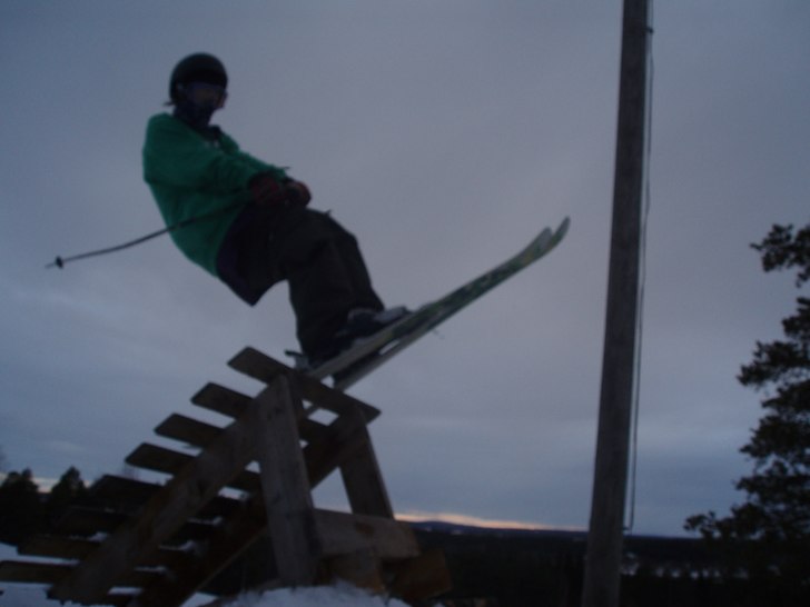 inga hopp kvar slask så hitta vi en trä kick nå. Foto: robin. Åkare: jag.