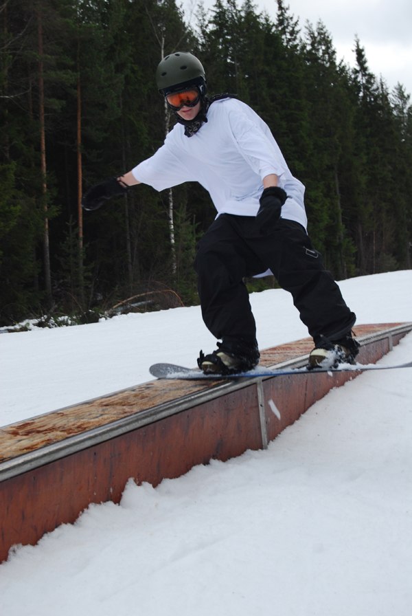 tailslide på rommes überbox.. Foto: Nico. Åkare: Henke Gustavsson (jag).