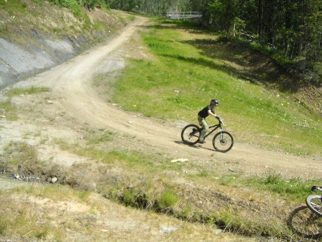 Glider fram på åre skutan så härligt åk ditt . Foto: Farsan. Åkare: Jag.