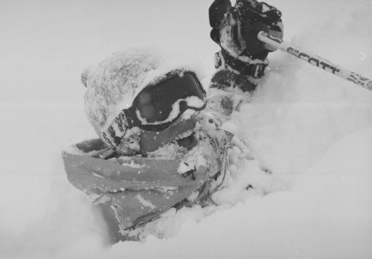 Emma krashar i pudret. Foto: Johan Persson. Åkare: Emma.