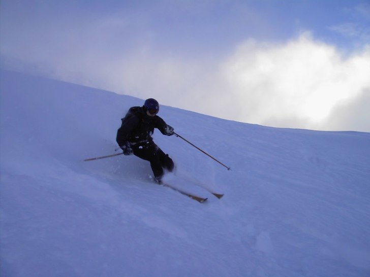 Säsongspremiär i Gränsen. Foto: Fredrik Nääs. Åkare: Johan Olofsson.
