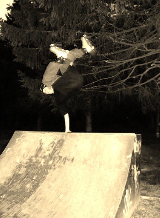 handplant. Foto: Kristoffer Lerånd. Åkare: Torkel Vigdal.