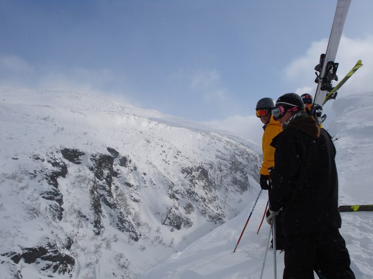 En skön dag med grabbarna på fjället. Foto: Fredrik Nordqvist. Åkare: Andréas blom, Petter Lennartsson, Johan Ramberg.