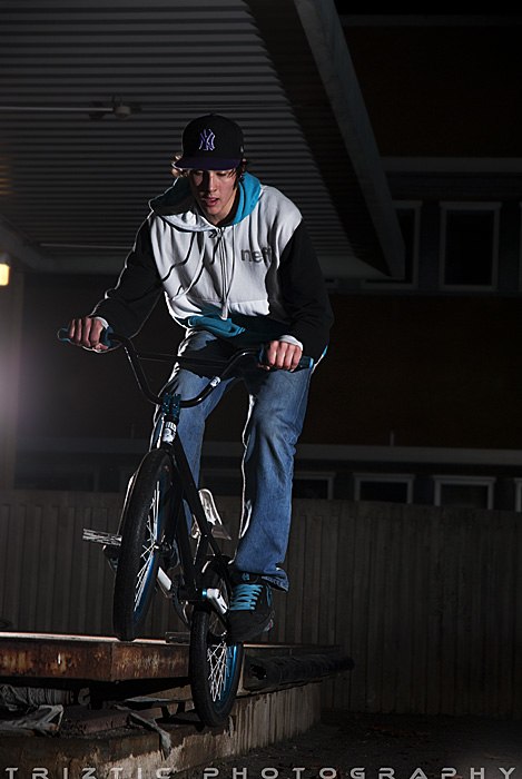Feeble grind!

http://www.trizticphotography.com. Foto: Tobias Gustavsson. Åkare: Joseph Jansson.