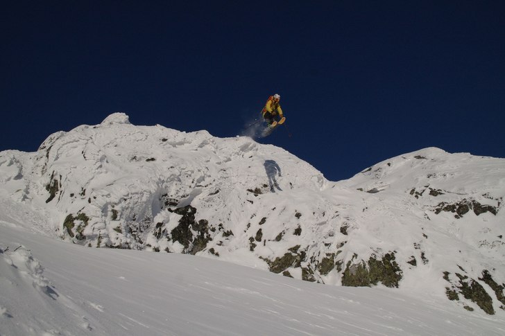En dag med mye sol etter 2 måneder med snø mått. Foto: Kristoffer Jacobsson. Åkare: Ole-Kristian Strøm.