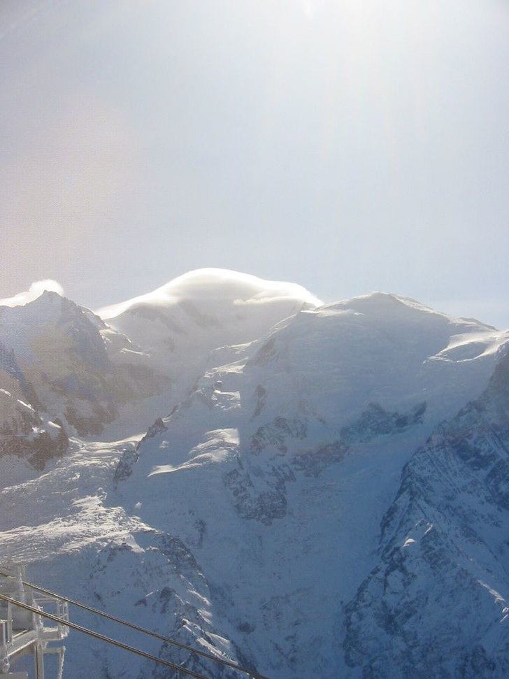 Mont Blanc under moln.. Foto: Lisa Erséus.