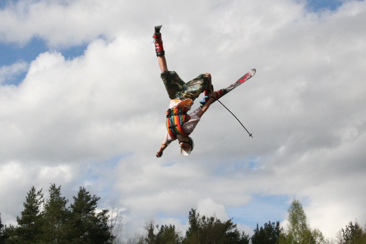 Gör en bflip med saftig UgGlY grab.... ned i 8 gr. Foto: Sven Bogg. Åkare: Jonas Runnqvist.