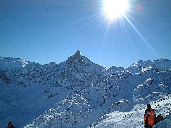 en bild från ett berg i Les Trois Vallées....var. Foto: Olle Svensson. Åkare: okänd.