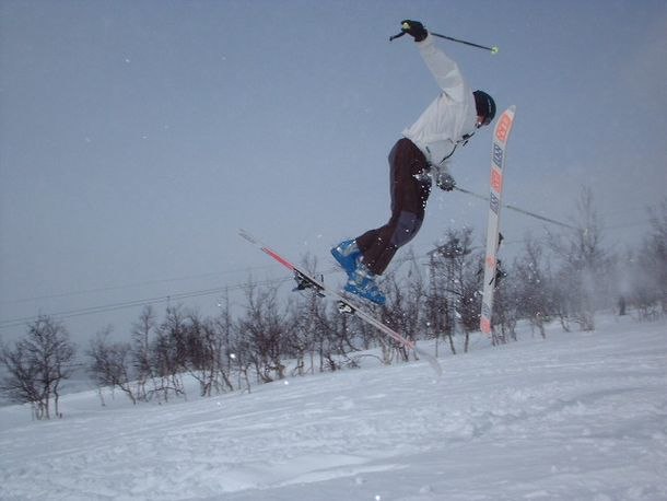ett försök till en 360..  resultatet kan du sjä. Foto: kalle stenberg. Åkare: isak eriksson.