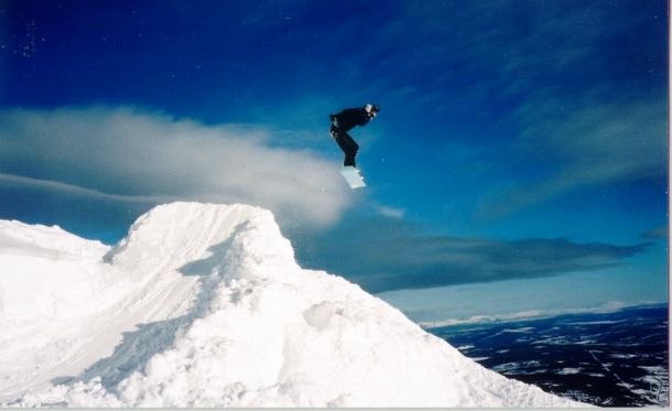Hittade en fet kick i solravinen.... Foto: Johan Olsson. Åkare: Simon Eriksson.