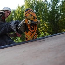 Jag testar nya kameran och fredde st&auml;ller upp p&aring;. Foto: Gustaf Bergqvist. &Aring;kare: Fredrik Alerud.